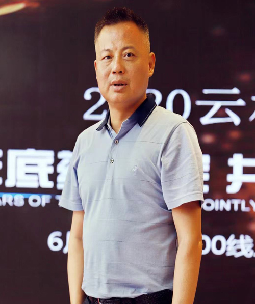 阳坤(名誉会长)