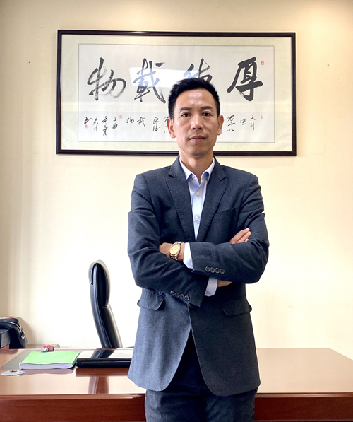 杨中杰(常务副会长)