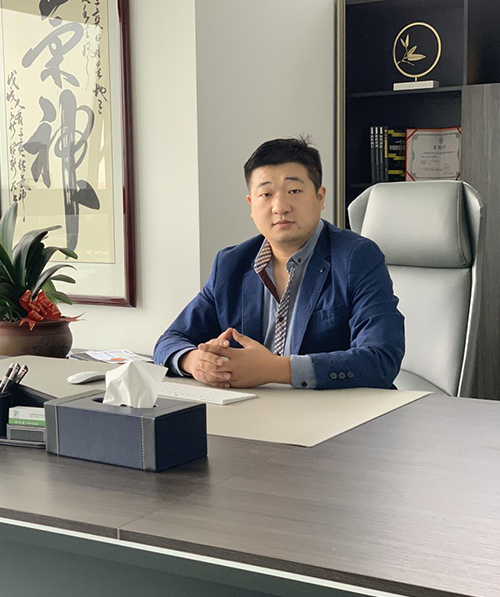 仓文武（副会长）